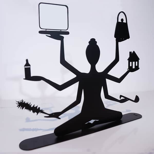 Multitasking women - Image 5